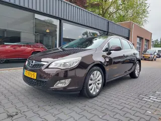 Opel Astra 1.6Turbo Cosmo Dealer onderhouden Nieuwe Distributieriem origineel NL 17 inch Climate con