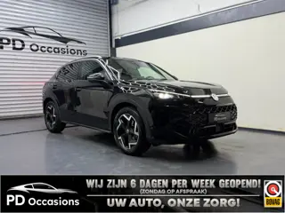Volkswagen T-Roc 1.5 eTsi R-Line First Edition - IQ Lights - Camera - Clima - Stuur/Stoelverw.
