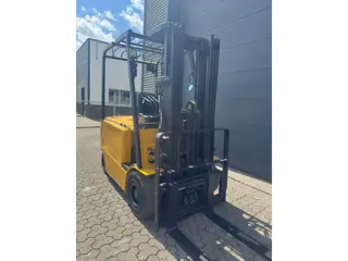 Caterpillar EP25K 2,5 ton elektrische heftruck (bj 2005)