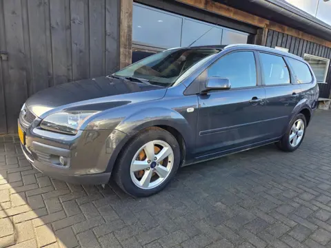 Ford Focus Wagon 2.0-16V Futura *GERESERVEERD*