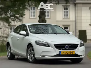 Volvo V40 2.0 D2 Momentum Business (bj 2015)
