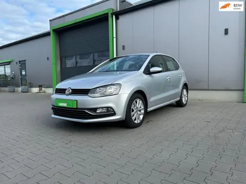 Volkswagen Polo 1.2 TSI Highline Aut. 5 deurs in nieuwstaat, keurig onderhouden Vele opties Lage Km 