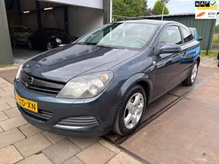 Opel Astra GTC 1.6 Edition