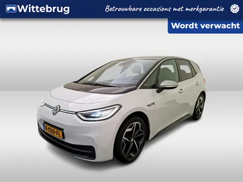 Volkswagen ID.3 First Plus 58 kWh / AUTOMAAT/ VOL LEDER/ TREKHAAK/ NAVI/ CLIMATE/ STOELVERWARMING/ P
