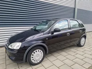 Opel Corsa 1.4-16V Rhythm Nieuwe apk (bj 2005)