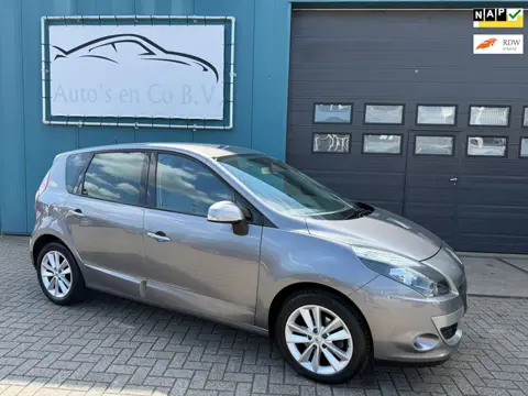 Renault Scénic 1.6 Celsium Navigatie Clima Cruise Nw model 17" Lm velgen Trekhaak NL auto NAP Distri