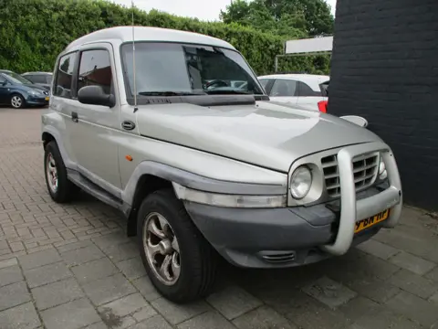 SsangYong Korando 2.9 TDL 4WD! 2800 TREKGEWICHT! GRIJS KENTEKEN!