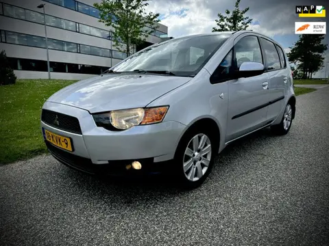 Mitsubishi Colt 1.3 Edition Two, airco, trekhaak, tweede eigenaar, nieuwe apk