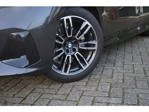 BMW 5-serie Touring BMW 5-serie Touring 520i M-Sport Bowers&Wilkins|Standkachel|Zeldzame High-spec u