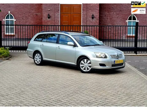 Toyota Avensis Wagon 1.8 VVTi Terra / Airco / Dealer onderhouden / Nap / Cruise