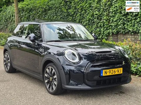 Mini Mini Electric 33 kWh Panorama Apple CarPlay Camera PDC Sfeerverlichting Dealer ondehrouden NAP 