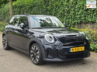 Mini Mini Electric 33 kWh Panorama Apple CarPlay Camera PDC Sfeerverlichting Dealer ondehrouden NAP 