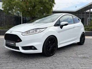 Ford Fiesta 1.6 ST2 / Recaro stoelen / Stoelverw / Dealeronderhouden /