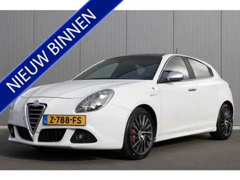 Alfa Romeo Giulietta 1.7 TBi Quadrifoglio Verde | 234 PK | PANO |