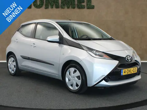 Toyota Aygo 1.0 VVT-i x-play - ORIGINEEL NEDERLANDSE AUTO - CAMERA - AIRCO - GROOT MULTIMEDIASYSTEEM