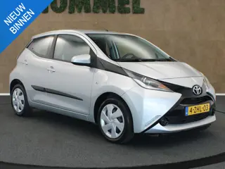 Toyota Aygo 1.0 VVT-i x-play - ORIGINEEL NEDERLANDSE AUTO - CAMERA - AIRCO - GROOT MULTIMEDIASYSTEEM
