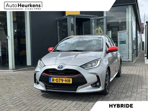 Toyota Yaris 1.5 hybride Dynamic l Coral Red Pack l Origineel NL l 1e-eigenaar l Fabrieksgarantie t/