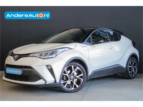 Toyota C-HR 1.8 Hybrid Style |stoelverwarming|parkeersensoren|Apple/Android|navigatie|