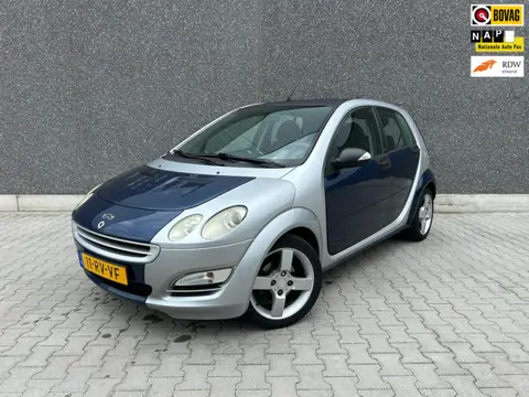 Smart Forfour 1.1 blackbasic | AIRCO | AUX/USB | ELEK RAMEN | LM VELGEN | ZGAN BANDEN | APK T/M 15-6