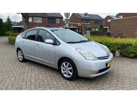 Toyota Prius 1.5 VVT-i Tech Edition