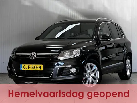 Volkswagen Tiguan 1.4 TSI Sport&Style/ Trekhaak/ 18'' LMV/ Extra getint glas/ Zwarte-Hemel/ Navi/ Cl