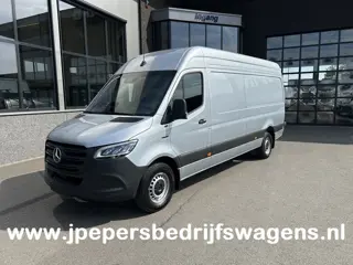 Mercedes-Benz eSprinter 320 L3 Select 81kWh / Snel laden 115kw / Trekhaak / Distronic / MBUX / Smart