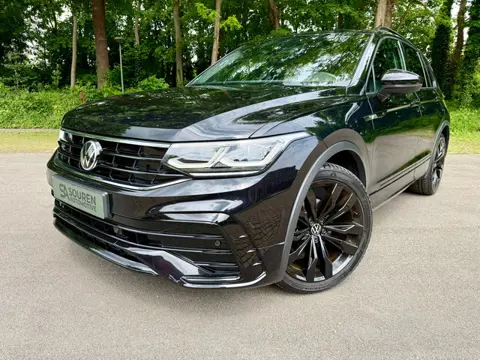 Volkswagen Tiguan 1.5 TSI R-Line / Automaat / PDC V-A Carplay-Android auto / 150PK / Getinte Ramen