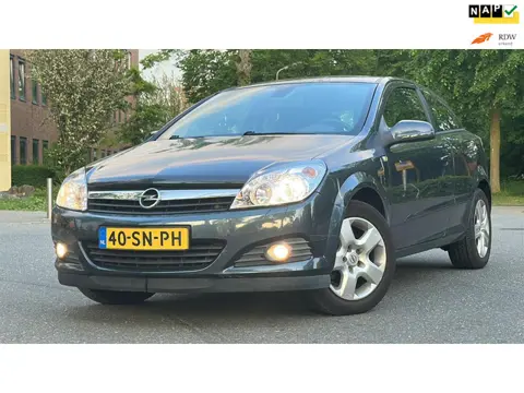 Opel Astra GTC 1.6 Edition