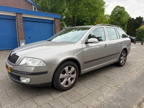 Skoda Octavia Combi 1.6 FSI 85kw Airco Cruise NAP