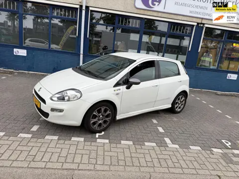 Fiat Punto Evo 0.9 TwinAir Young (( nieuwe apk / airco ))) inruil mogelijk