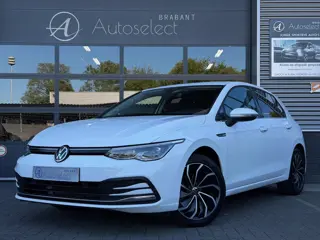 Volkswagen Golf 1.5 eTSI Style DSG LED Navi