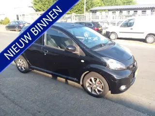 Toyota Aygo 1.0-12V Dynamic Navigator (bj 2011)