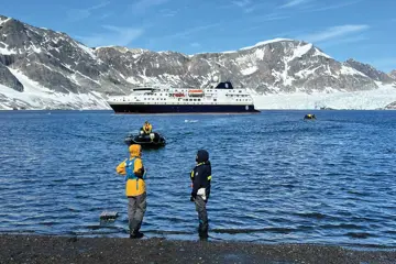 HX Expeditie Spitsbergen | Onder de Middernachtzon