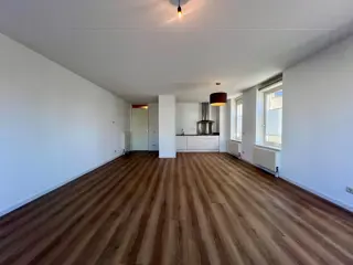 Woning aan de V.O.C.-plein te Rotterdam