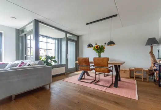 Woning aan de Henrick de Keijserplein te Amsterdam