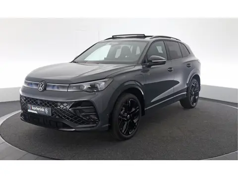 Volkswagen Tiguan 1.5 eHybrid R-Line Edition | Black Style | Pano | Trekhaak