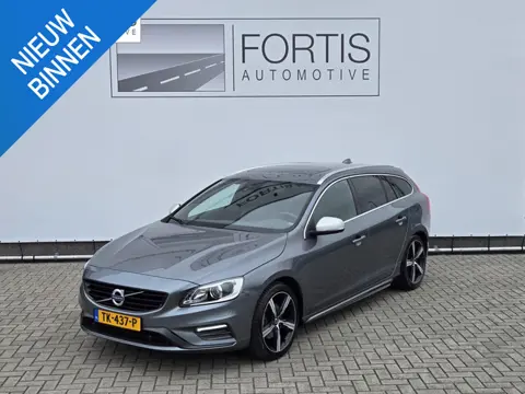 Volvo V60 2.0 T4 Business Sport R design NL-AUTO | PANODAK | LEDER | CAMERA | TREKHAAK