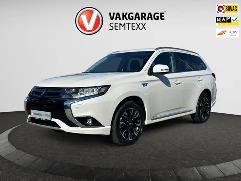 Mitsubishi Outlander 2.0 PHEV Executive Edition |Trekhaak | Automaat | Clima | Navi | Camera | Leder