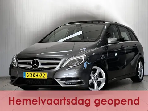 Mercedes-Benz B-Klasse 180 Ambition/ Automaat/ Open-Pano Dak!/ Trekhaak/ Bi-Xenon/ Flippers/ 17''LMV