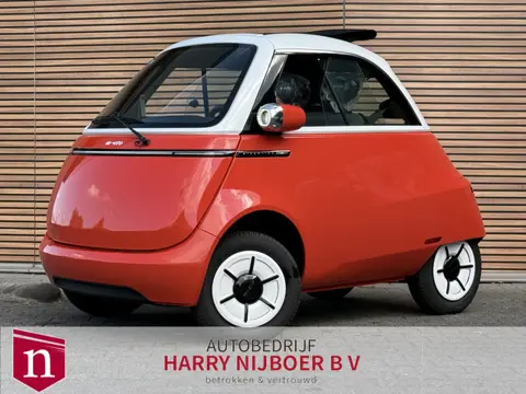 Microlino Microlino L7 Milano Red duo Color 11KWh (90KM) (Range177km) Nieuwprijs: € 22.798,