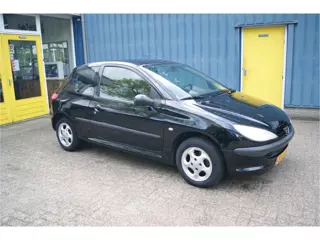Peugeot 206 1.4 X-line, Nieuwe APK!!! (bj 2003)