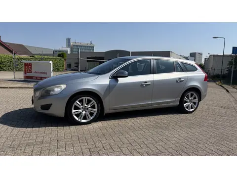 Volvo V60 2.0 D3 Momentum I Leder I Clima I 5 cylinder