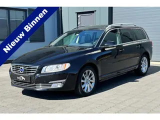 Volvo V70 2.0 T5 245pk Nordic+ SCHUIFDAK XENON 2e eig.! NL-auto!