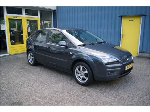 Ford Focus 1.6-16V Futura, Airco, Cruise, Nieuwe APK!!!