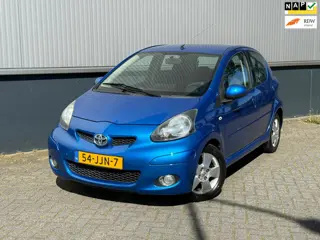 Toyota Aygo 1.0-12V Dynamic Blue Carplay Pdc Airco Elektrische Ramen Nieuwe Apk