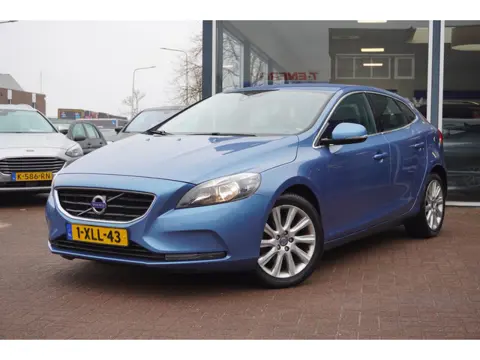 Volvo V40 1.6 T2 Momentum 5deurs | Airco | Elek. pakket | Vol opties | LM velgen | Inruil mogelijk
