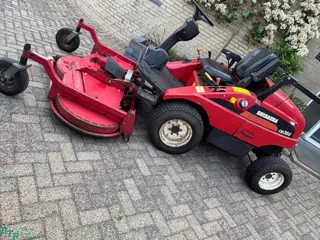 Shibaura Zitmaaier gebruikte diesel frontmaaier CM364