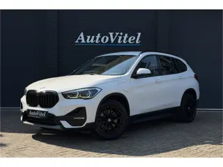 BMW X1 xDrive25e | Elektrische Klep | PDC V + A | LED | Apple Carplay | DAB | 20x op voorraad !
