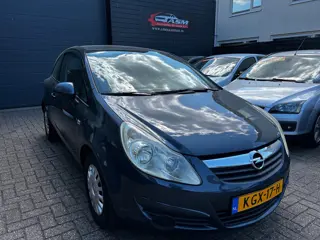 Opel CORSA 1.2-16V Sport