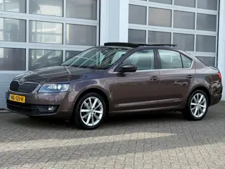 SKODA OCTAVIA 1.2 TSI 110PK BusinessLine Xenon Navi Pano Dealeroh!